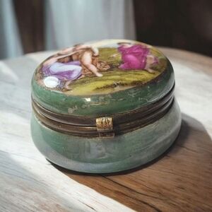 Antique trinket-pill box. Victorian
